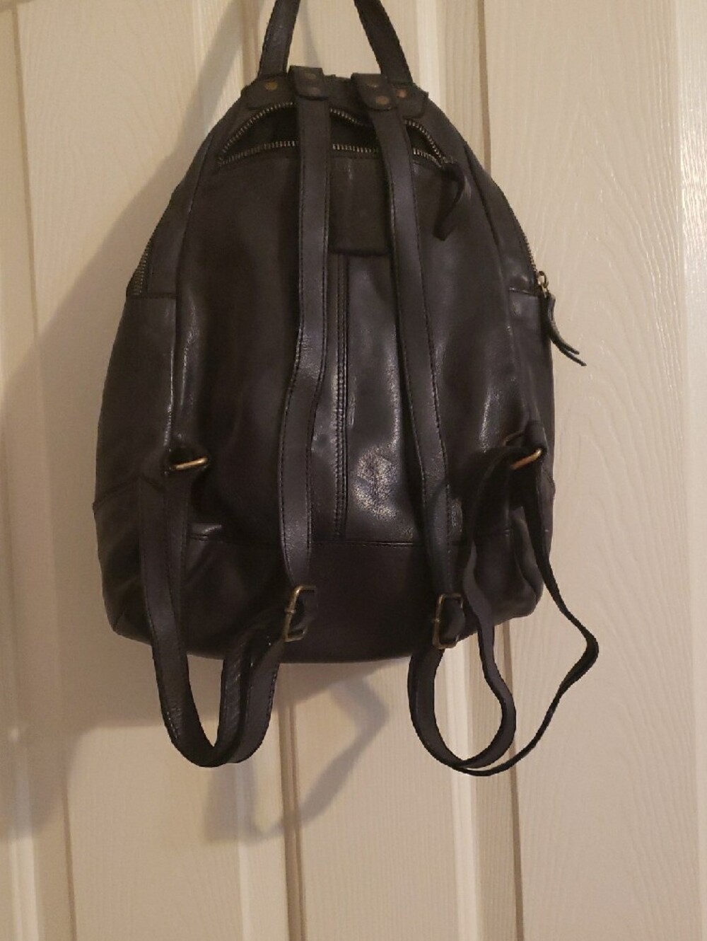 Classic Black Leather Women's Backpack - Unbranded - Picture 2 of 8